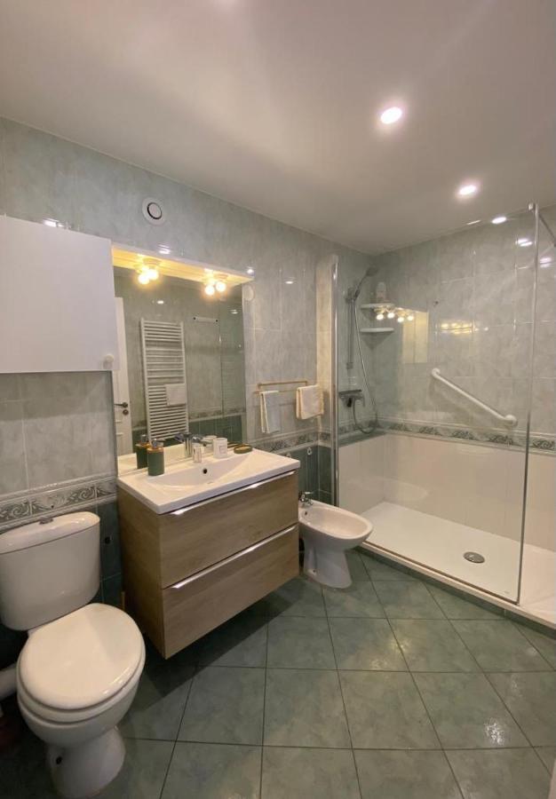 Tres Bel Appartement Entier Proche De La Mer 2 Chambres 1 Salon Vallauris Zewnętrze zdjęcie